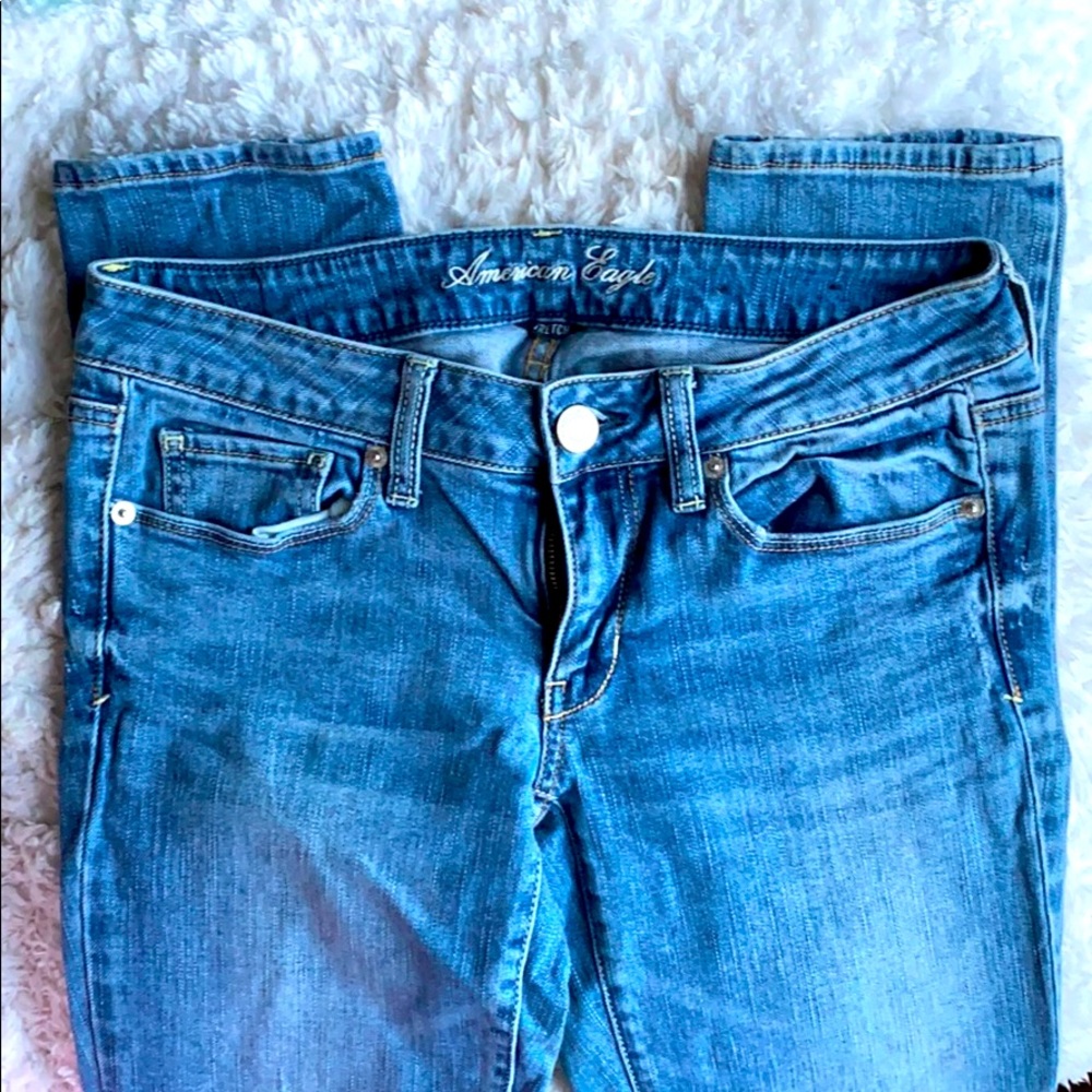 American Eagle Skinny Jeans 6 medium wash